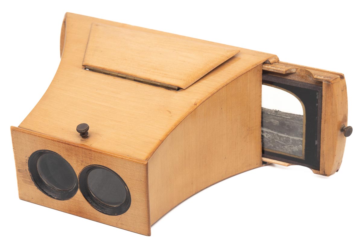 Brewster-type stereoscope 9 x 18, Duboscq, France, c 1855 Brewster-type stereoscope 9 x 18, Duboscq, France, c 1855