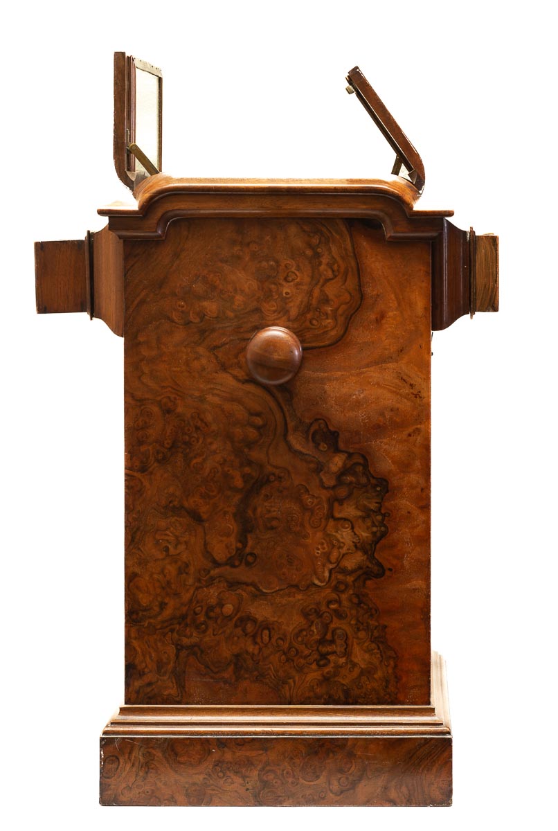 Chain-based “Sweetheart” stereoscope, Meagher, England, c. 1865 Chain-based “Sweetheart” stereoscope, Meagher, England, c. 1865