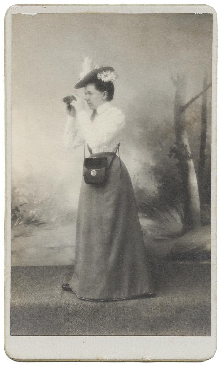 Carte-de-visite - woman with Vérascope