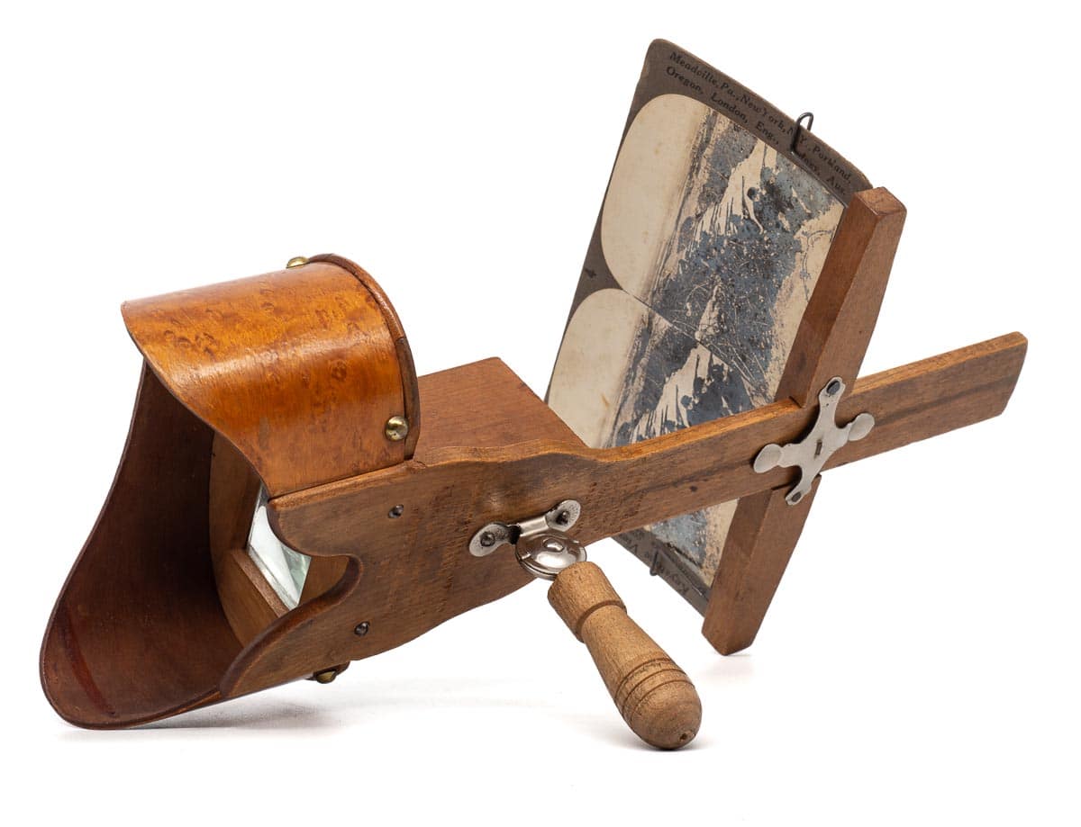 Perfecscope - Holmes-Bates type stereoscope by Underwood & Underwood